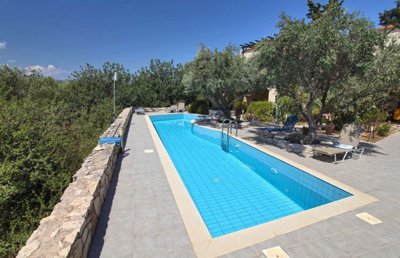 8poolarea2-1756202233