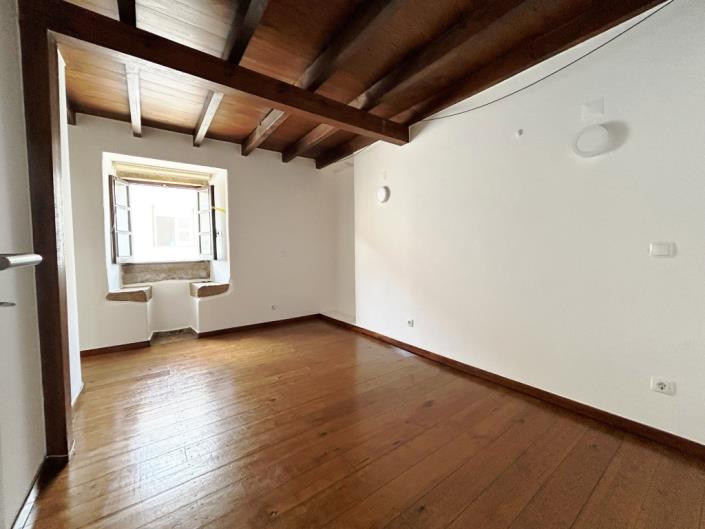 Image No.16-2 Bed Townhouse for sale