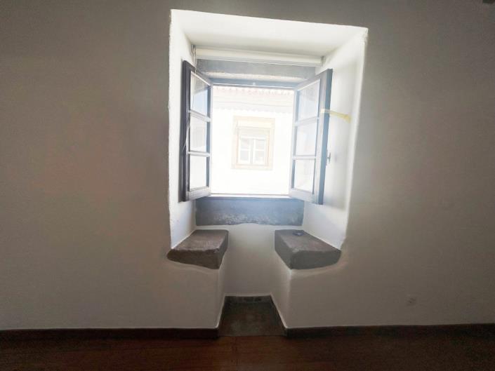 Image No.17-2 Bed Townhouse for sale