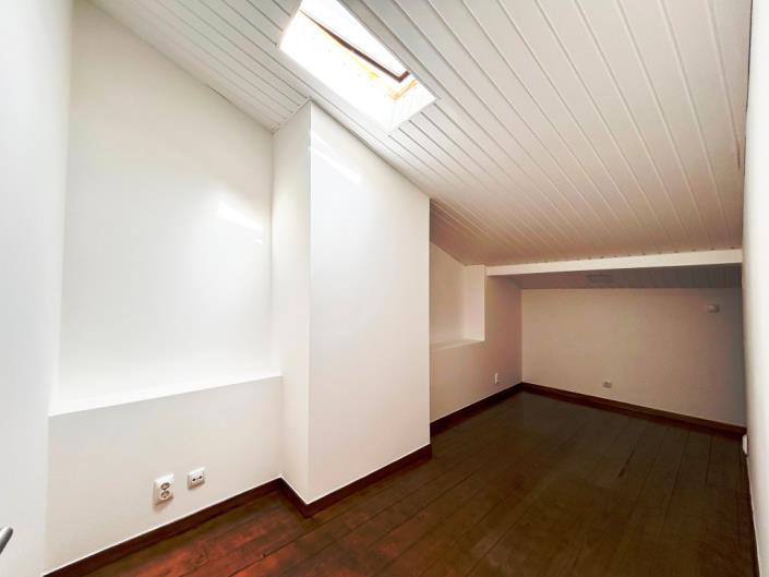 Image No.24-2 Bed Townhouse for sale