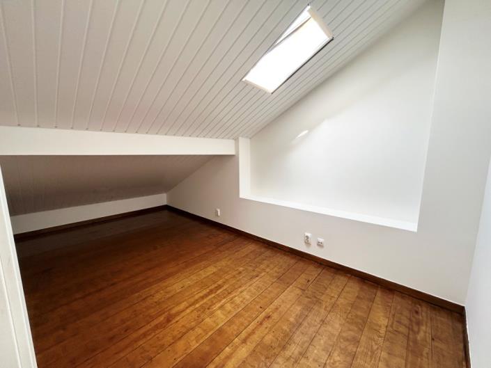 Image No.25-2 Bed Townhouse for sale