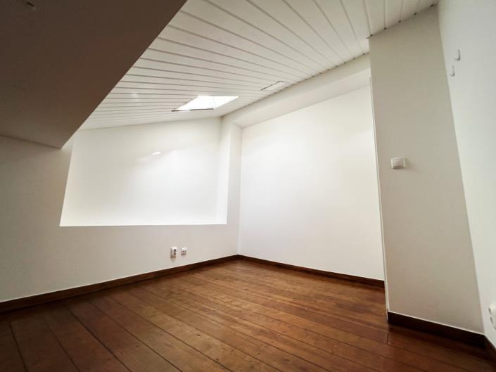 Image No.26-2 Bed Townhouse for sale