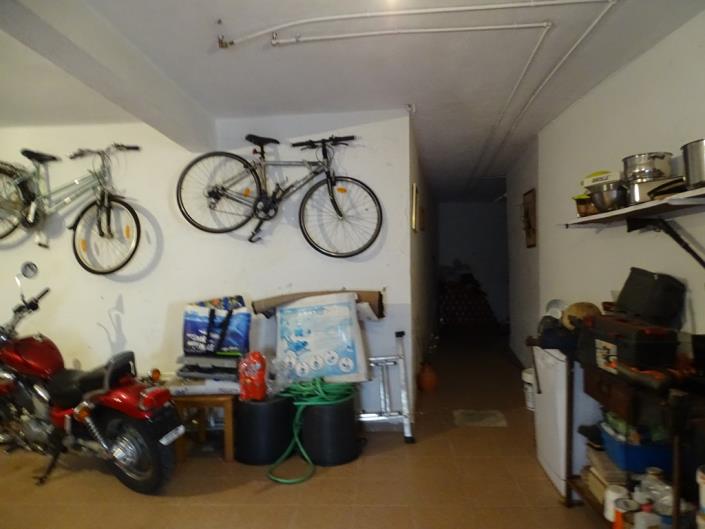 Image No.28-5 Bed Townhouse for sale