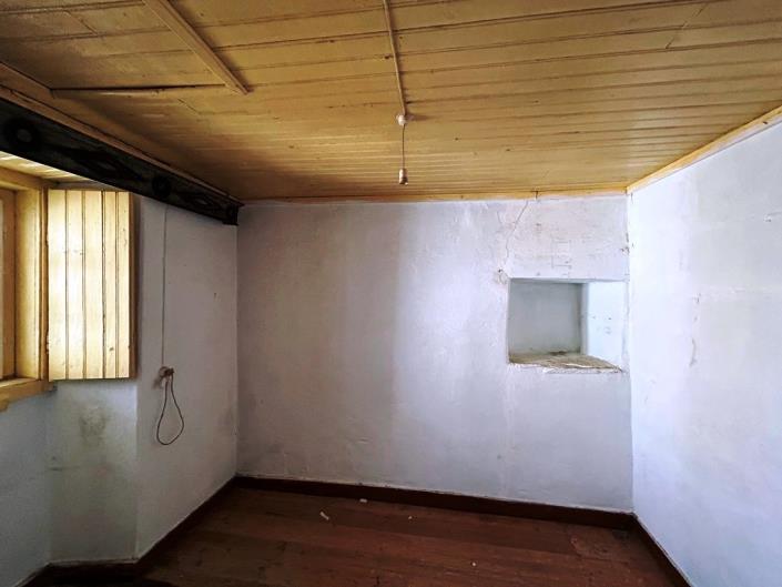 Image No.15-4 Bed Country House for sale