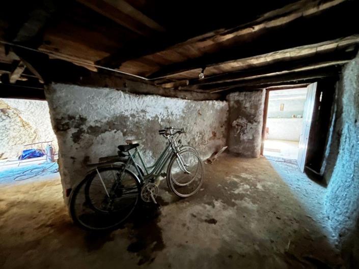 Image No.23-4 Bed Country House for sale