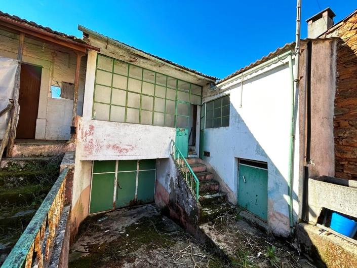 Image No.28-4 Bed Country House for sale