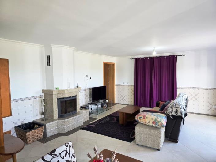 Image No.11-4 Bed Farmhouse for sale