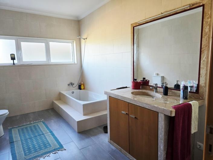 Image No.23-4 Bed Farmhouse for sale