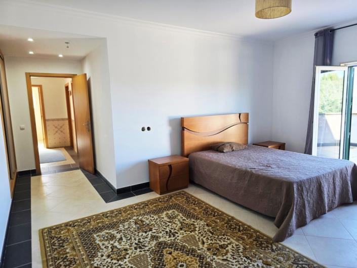 Image No.28-4 Bed Farmhouse for sale