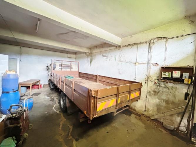 Image No.24-5 Bed House for sale