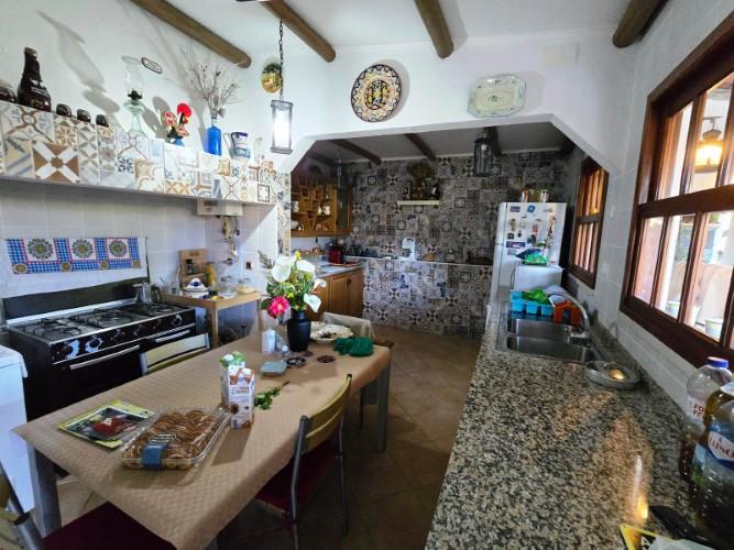 Image No.9-4 Bed House for sale