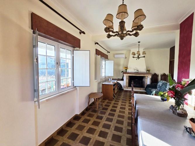 Image No.19-4 Bed House for sale