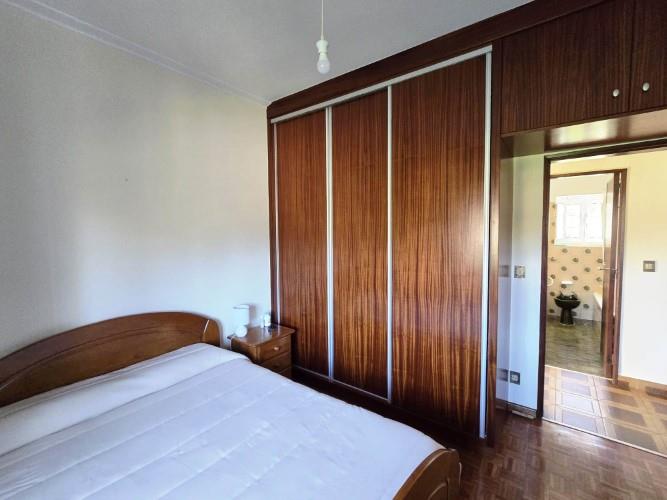 Image No.24-4 Bed House for sale