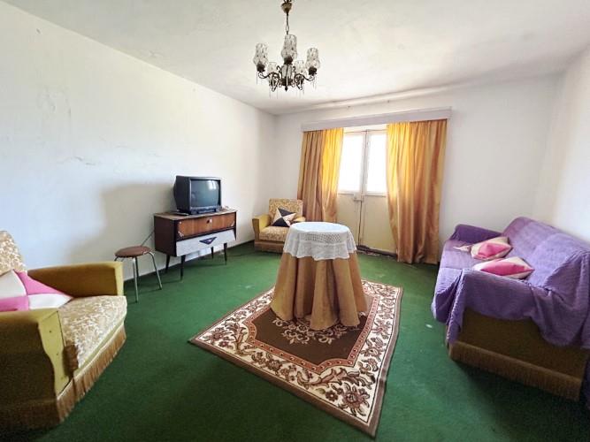 Image No.14-4 Bed Farmhouse for sale