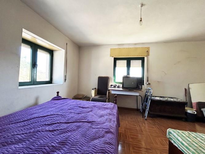 Image No.20-4 Bed Farmhouse for sale