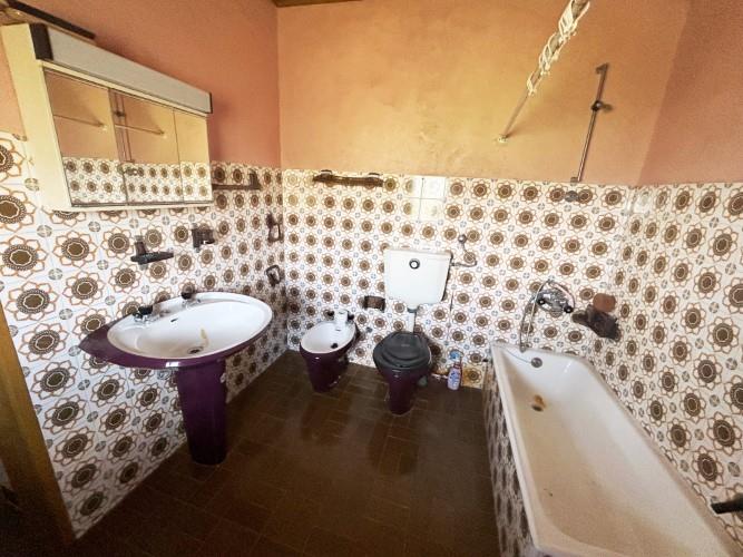 Image No.19-3 Bed Village House for sale