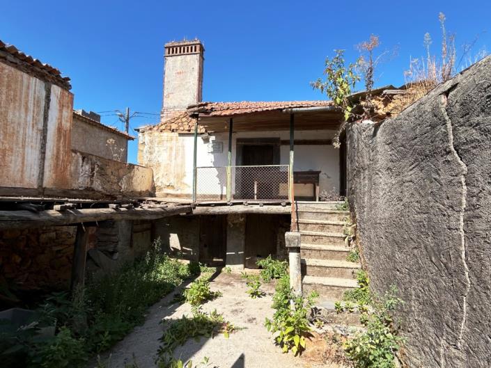 Image No.6-3 Bed Village House for sale