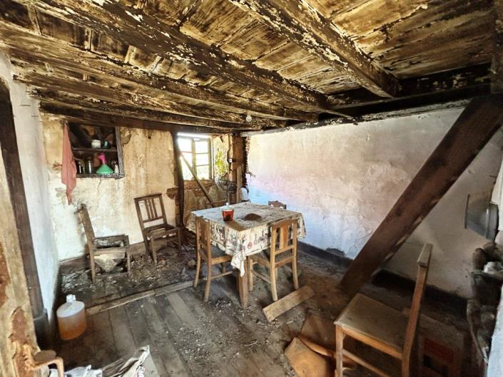 Image No.9-3 Bed Village House for sale