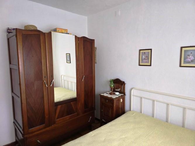 Image No.20-3 Bed Farmhouse for sale