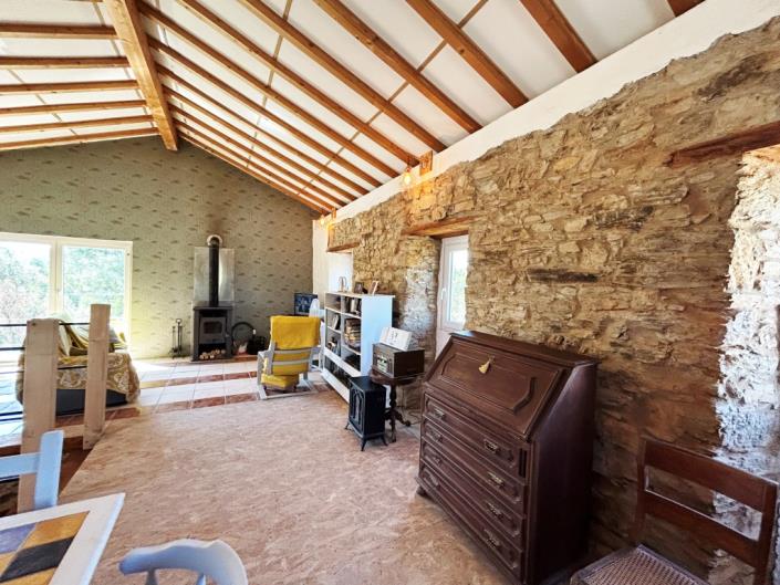 Image No.10-3 Bed House for sale