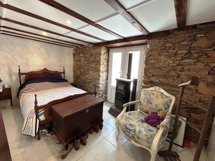 Image No.12-3 Bed House for sale