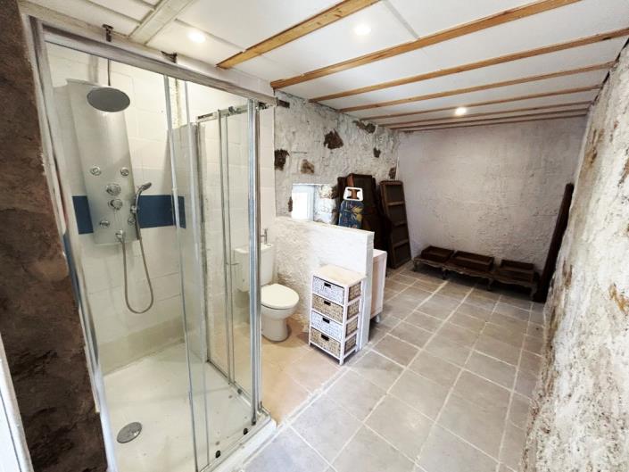 Image No.22-3 Bed House for sale