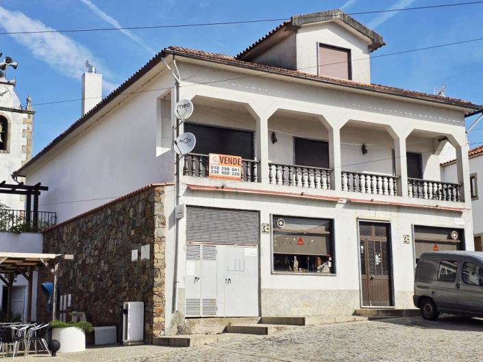 Image No.1-4 Bed House for sale