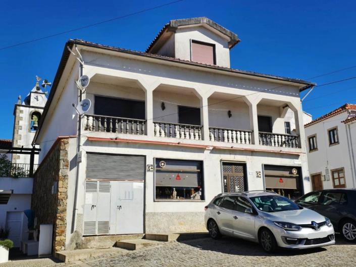 Image No.6-4 Bed House for sale