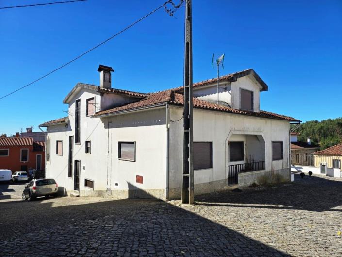 Image No.12-4 Bed House for sale