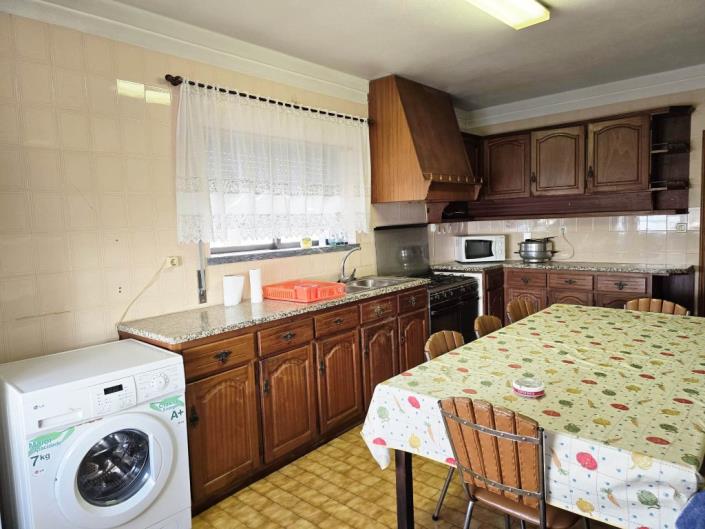 Image No.20-4 Bed House for sale