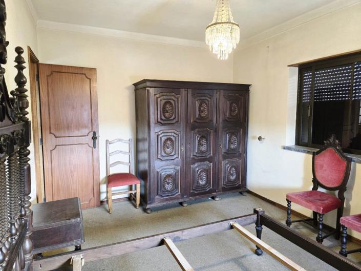 Image No.37-4 Bed House for sale