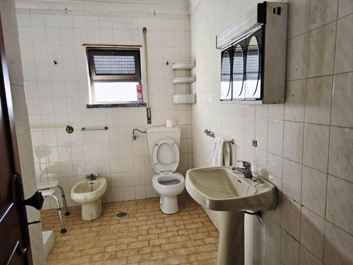 Image No.41-4 Bed House for sale