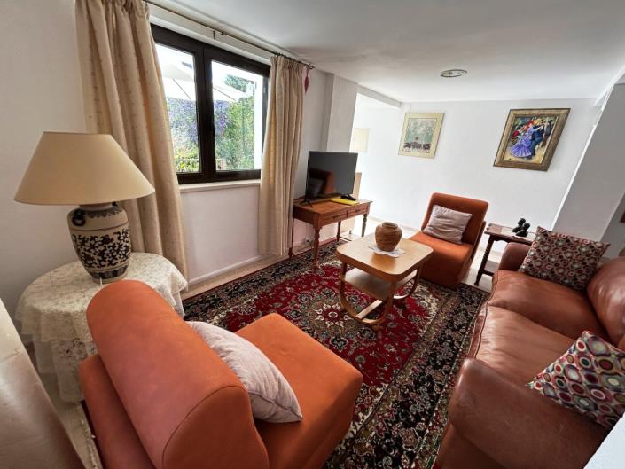 Image No.8-7 Bed House/Villa for sale