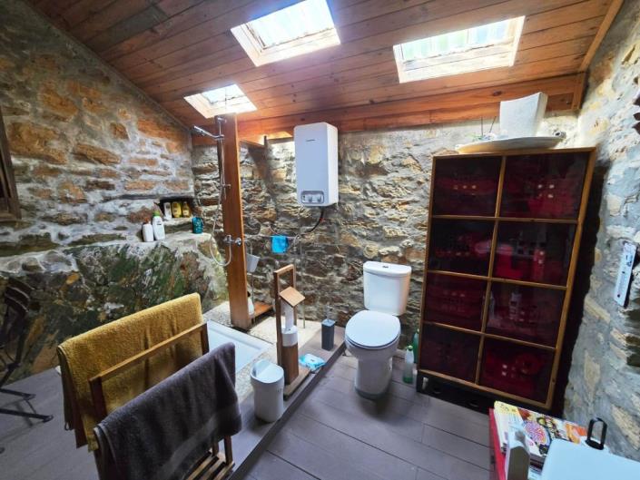 Image No.8-1 Bed Farmhouse for sale