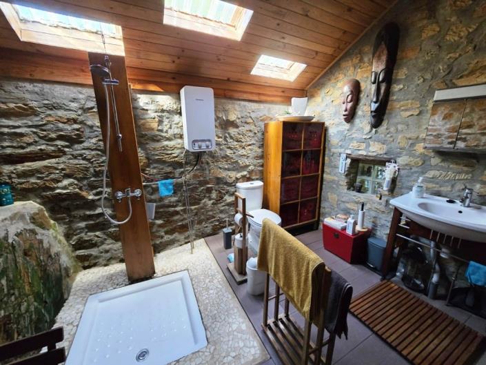 Image No.11-1 Bed Farmhouse for sale