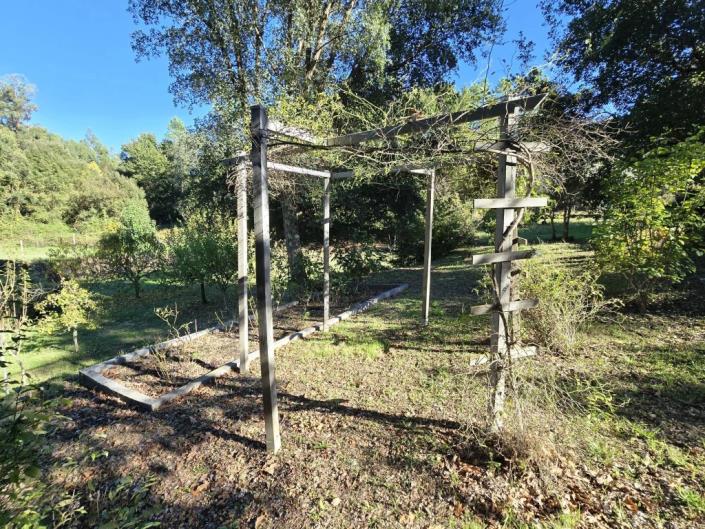 Image No.43-1 Bed Farmhouse for sale