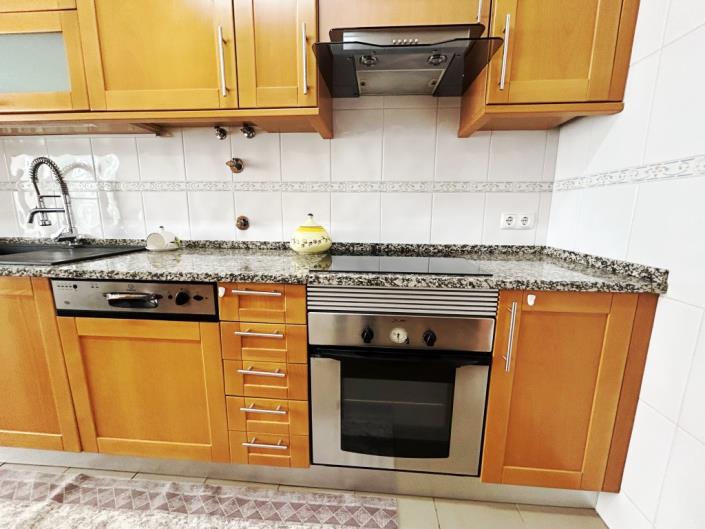 Image No.18-4 Bed Townhouse for sale