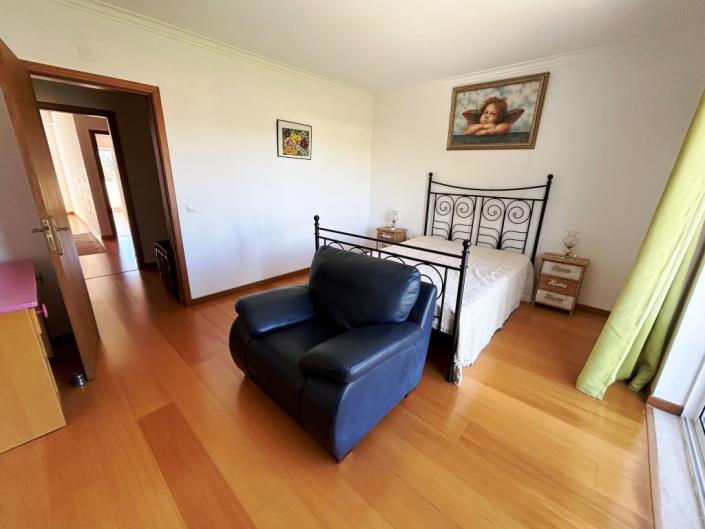 Image No.27-4 Bed Townhouse for sale