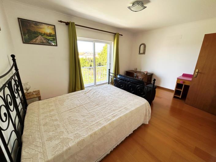 Image No.28-4 Bed Townhouse for sale