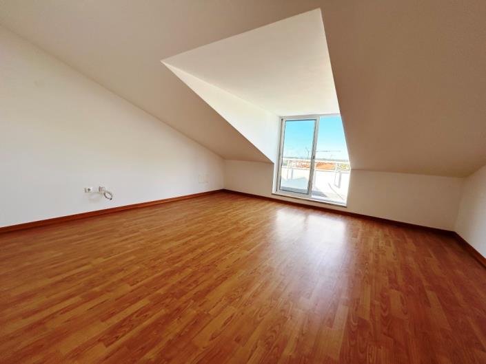 Image No.40-4 Bed Townhouse for sale