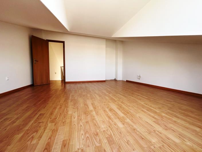 Image No.41-4 Bed Townhouse for sale