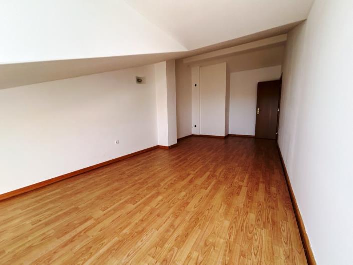 Image No.45-4 Bed Townhouse for sale