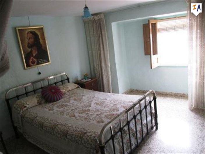 Image No.9-3 Bed House for sale