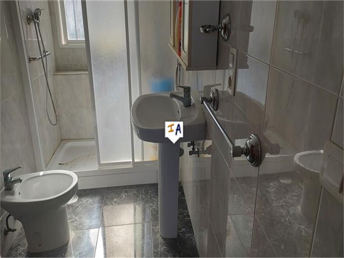 Image No.9-2 Bed House for sale