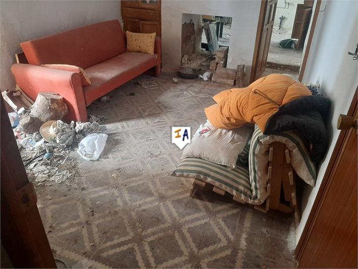 Image No.16-4 Bed House for sale