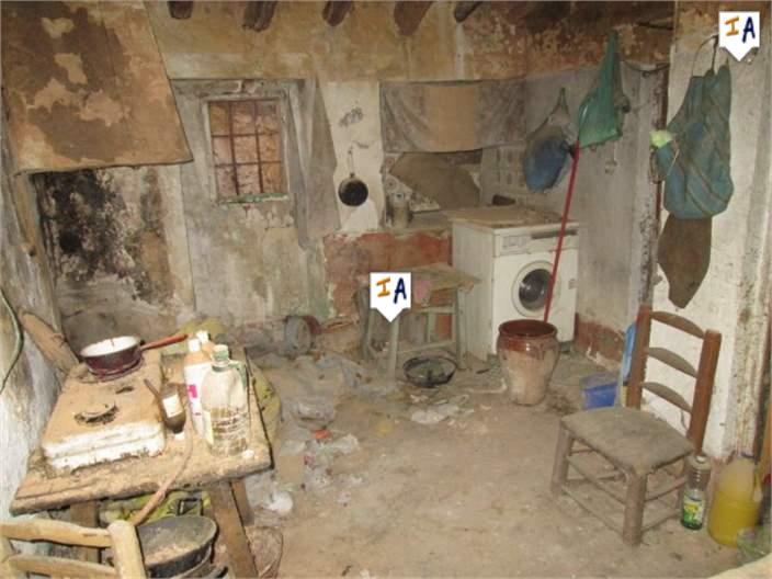 Image No.9-3 Bed House for sale