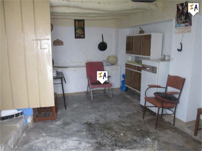 Image No.6-4 Bed House for sale