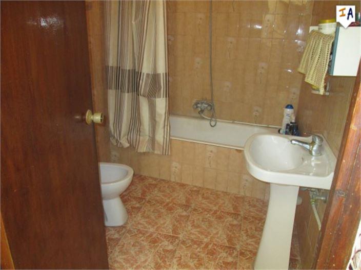 Image No.13-6 Bed House for sale