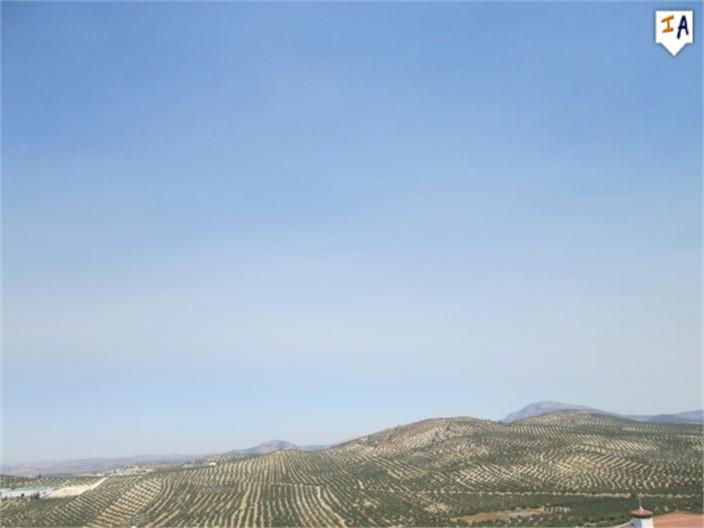 Image No.17-6 Bed House for sale