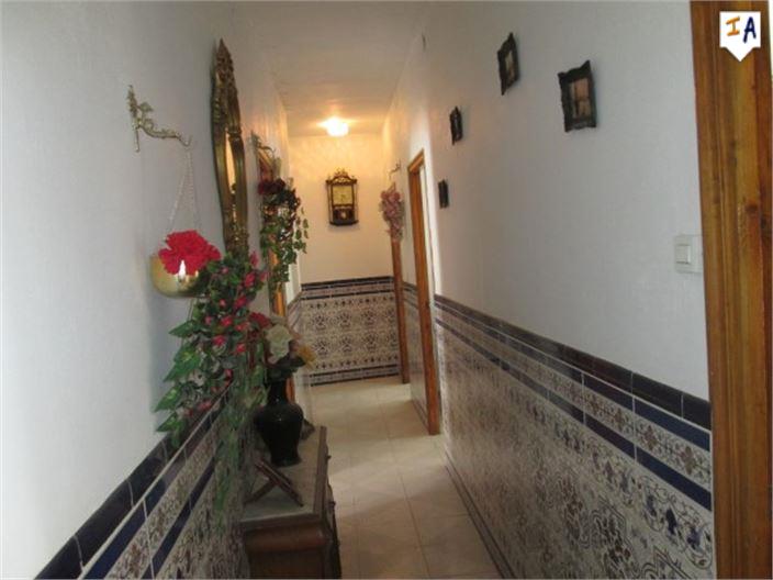 Image No.7-6 Bed House for sale